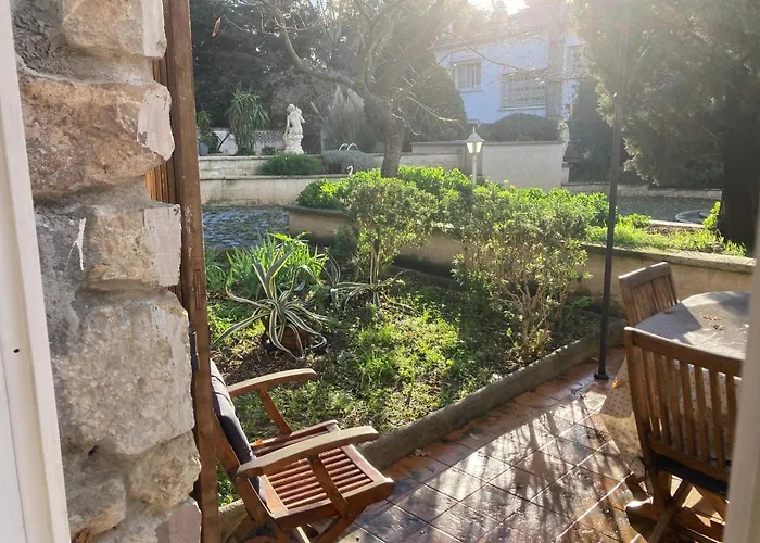 Encore Un Soir 펜션 히에레