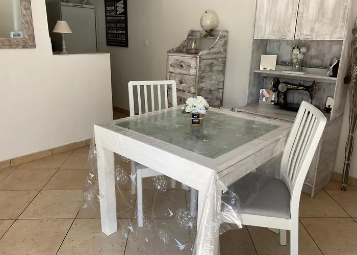 Encore Un Soir 펜션 히에레